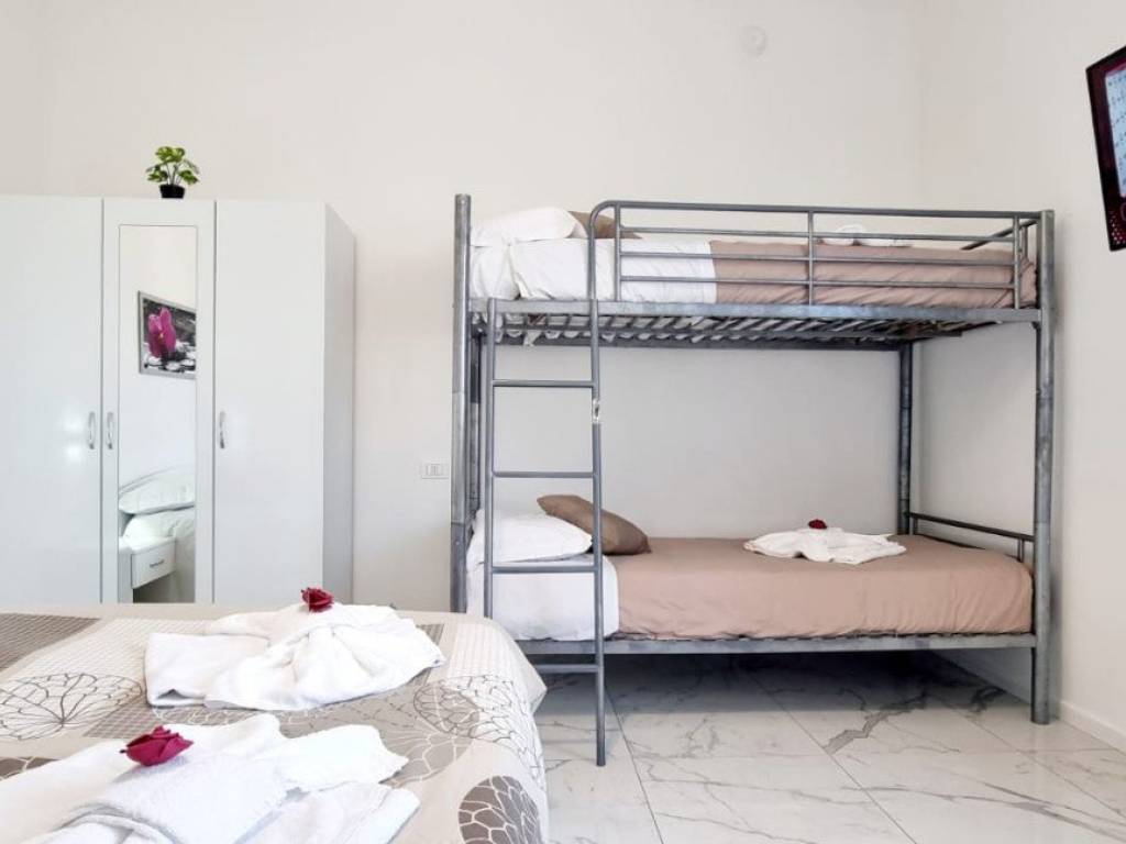 appartamento in vendita a Reggio nell'Emilia in zona Città Storica