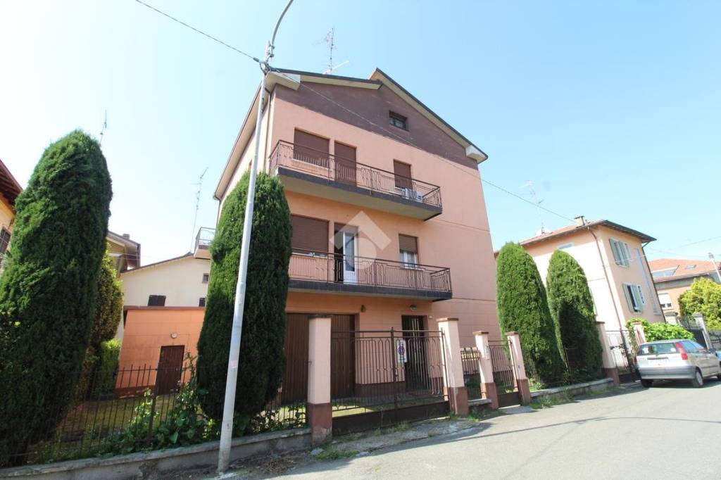 appartamento in vendita a Reggio nell'Emilia in zona Ospizio