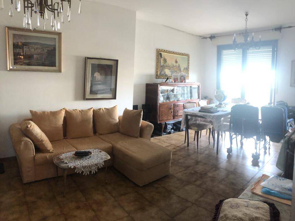appartamento in vendita a Reggio nell'Emilia in zona Città Storica