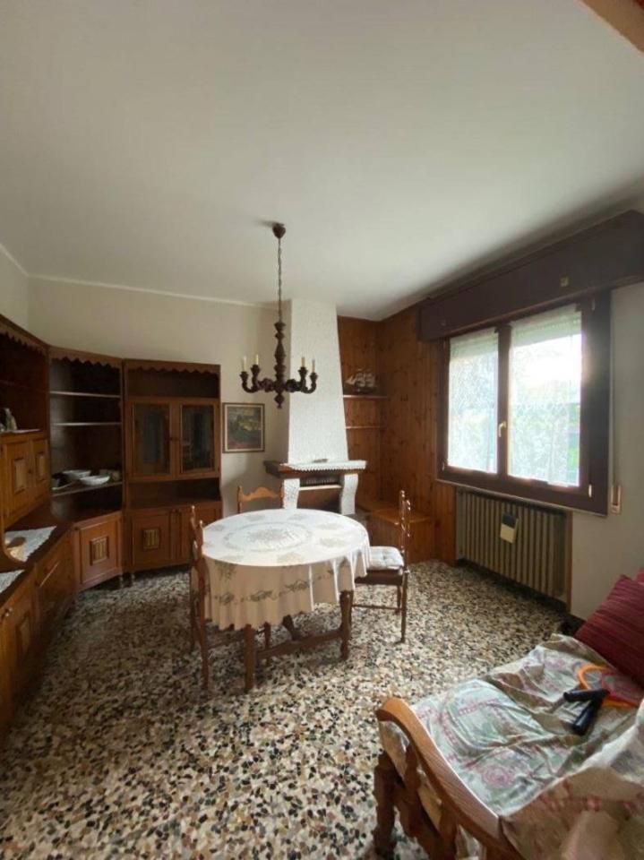 casa indipendente in vendita a Reggio nell'Emilia in zona Codemondo