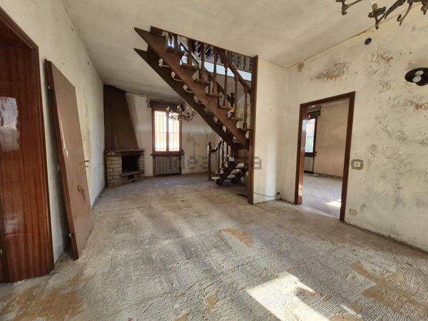 casa indipendente in vendita a Reggio nell'Emilia