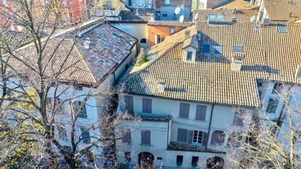 appartamento in vendita a Reggio nell'Emilia in zona Città Storica