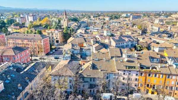 appartamento in vendita a Reggio nell'Emilia in zona Città Storica