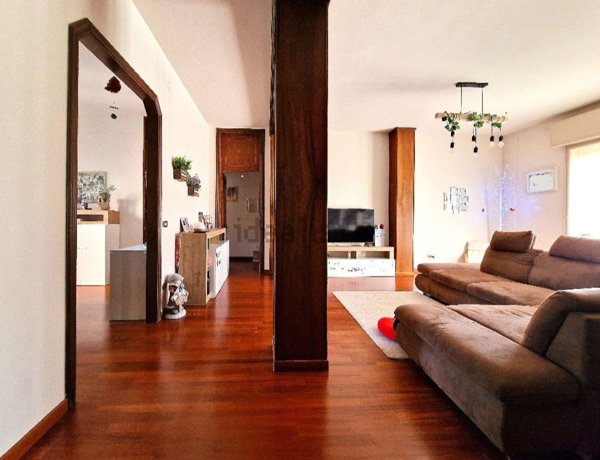 appartamento in vendita a Reggio nell'Emilia in zona Ospizio