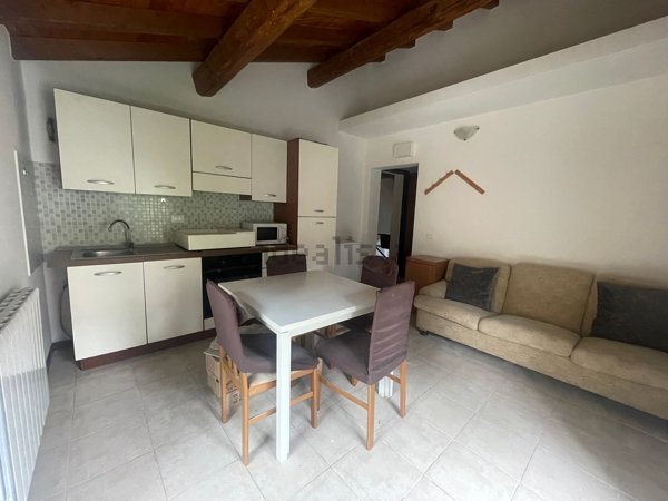 appartamento in vendita a Reggio nell'Emilia in zona Tribunale