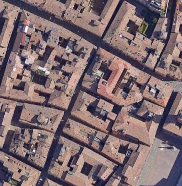 negozio in vendita a Reggio nell'Emilia in zona Tribunale