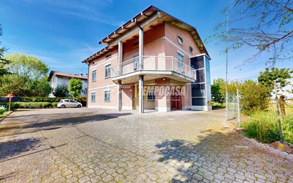 casa indipendente in vendita a Reggio nell'Emilia in zona Fogliano