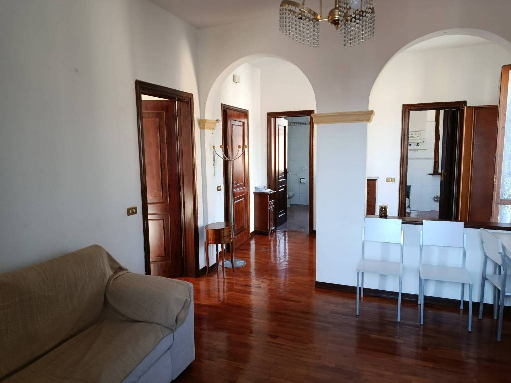 appartamento in vendita a Reggio nell'Emilia in zona Città Storica