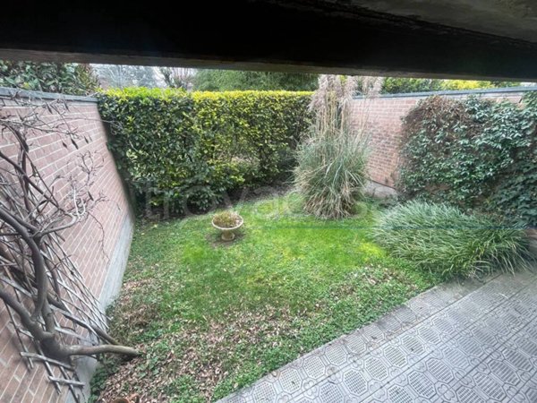 casa indipendente in vendita a Reggio nell'Emilia in zona Orologio