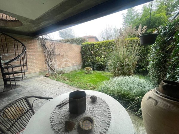 casa indipendente in vendita a Reggio nell'Emilia in zona Orologio