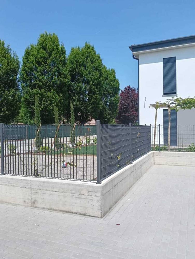 casa indipendente in vendita a Reggio nell'Emilia in zona Sesso