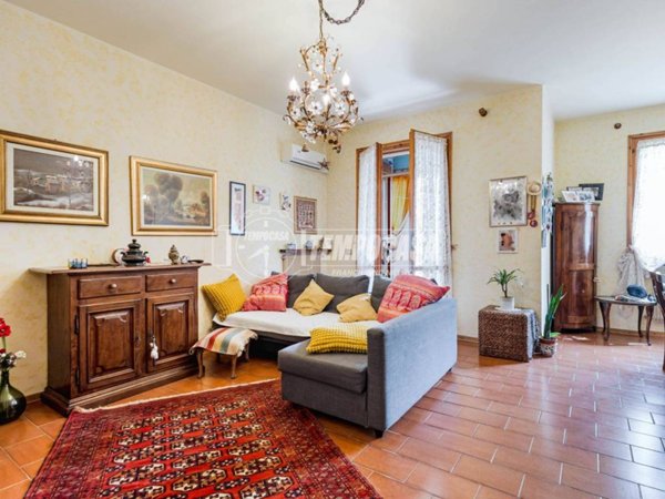 casa indipendente in vendita a Reggio nell'Emilia in zona Fogliano