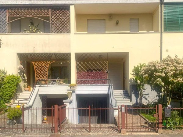 casa indipendente in vendita a Reggio nell'Emilia in zona Codemondo