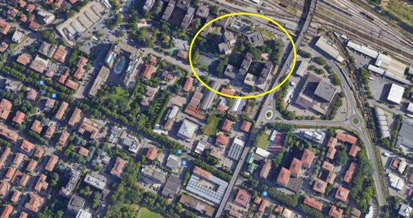 locale commerciale in vendita a Reggio nell'Emilia in zona Ospizio