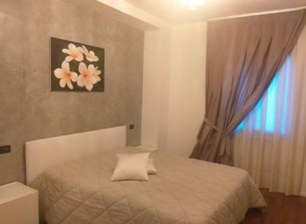 casa indipendente in vendita a Reggio nell'Emilia in zona Città Storica