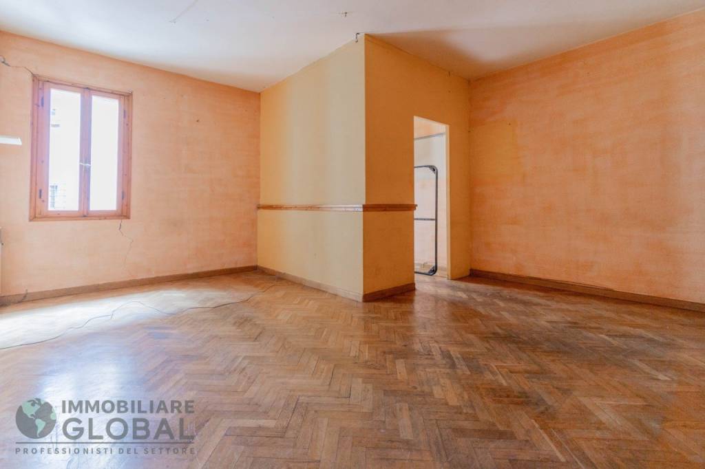 appartamento in vendita a Reggio nell'Emilia in zona Città Storica