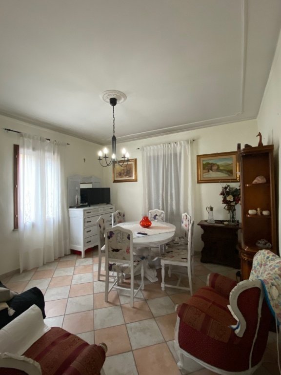 casa indipendente in vendita a Reggio nell'Emilia in zona Città Storica