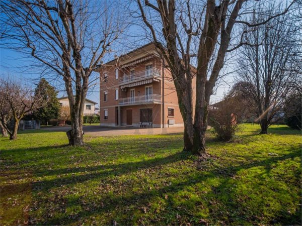 casa indipendente in vendita a Reggio nell'Emilia in zona San Bartolomeo