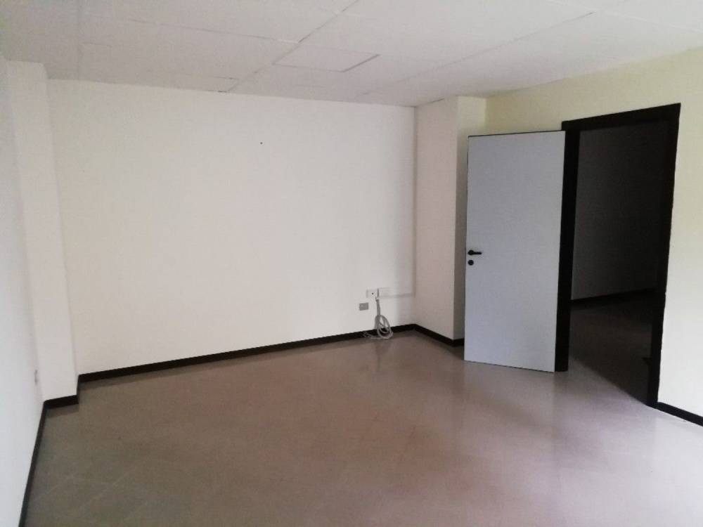 ufficio in vendita a Reggio nell'Emilia in zona Città Storica
