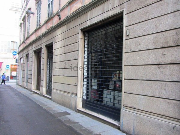 negozio in vendita a Reggio nell'Emilia in zona Città Storica