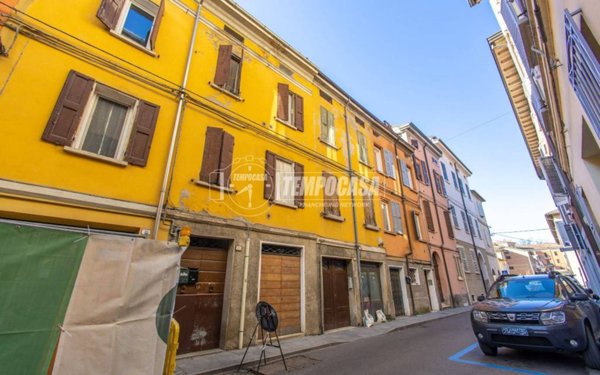 appartamento in vendita a Reggio nell'Emilia in zona Città Storica