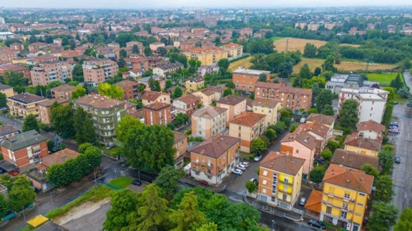 appartamento in vendita a Reggio nell'Emilia in zona Orologio