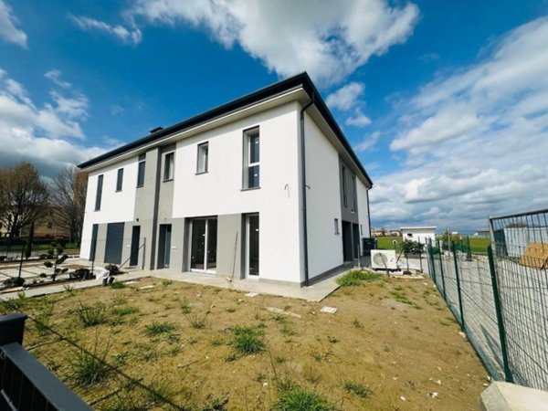 casa indipendente in vendita a Reggio nell'Emilia