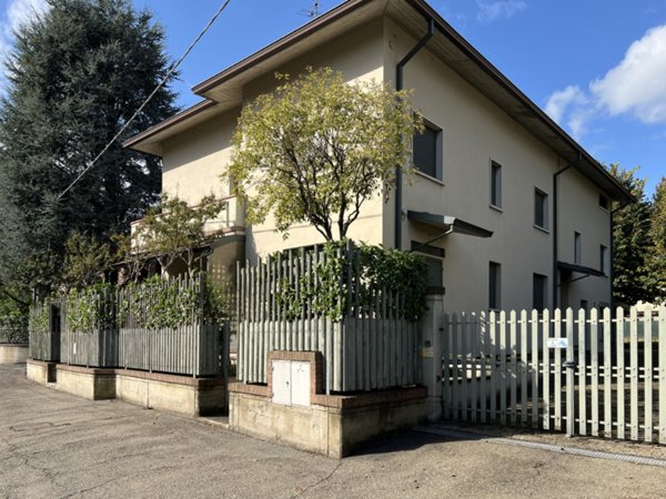 casa indipendente in vendita a Reggio nell'Emilia