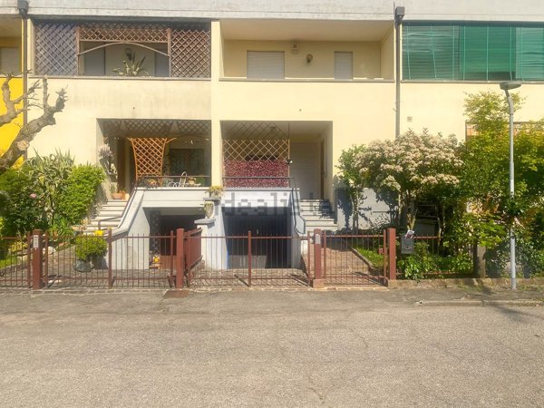 casa indipendente in vendita a Reggio nell'Emilia in zona San Bartolomeo