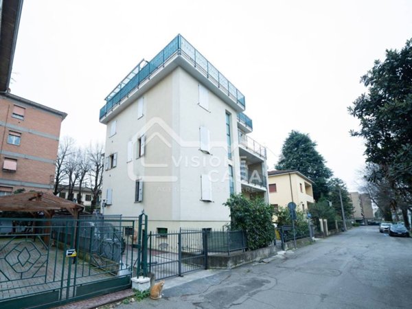 appartamento in vendita a Reggio nell'Emilia in zona Città Storica