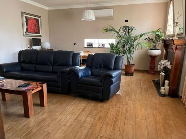 casa indipendente in vendita a Reggio nell'Emilia in zona Città Storica
