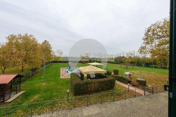 casa indipendente in vendita a Reggio nell'Emilia in zona San Bartolomeo