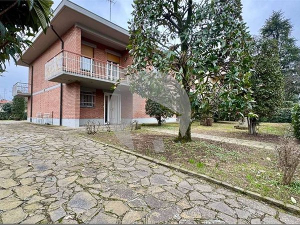 casa indipendente in vendita a Reggio nell'Emilia