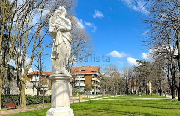 appartamento in vendita a Reggio nell'Emilia in zona Città Storica