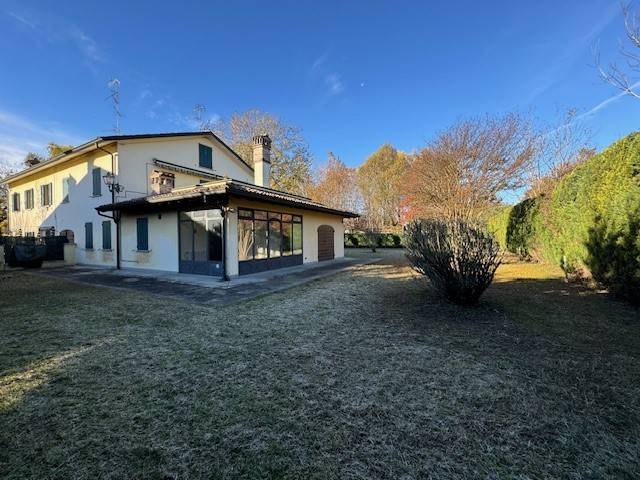 casa indipendente in vendita a Reggio nell'Emilia in zona Roncocesi