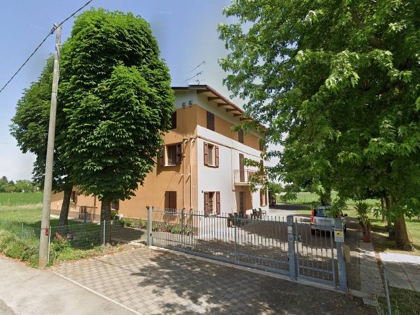 casa indipendente in vendita a Reggio nell'Emilia
