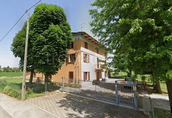 casa indipendente in vendita a Reggio nell'Emilia in zona Marmirolo