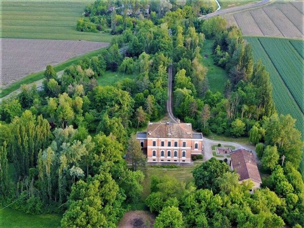 casa indipendente in vendita a Reggio nell'Emilia