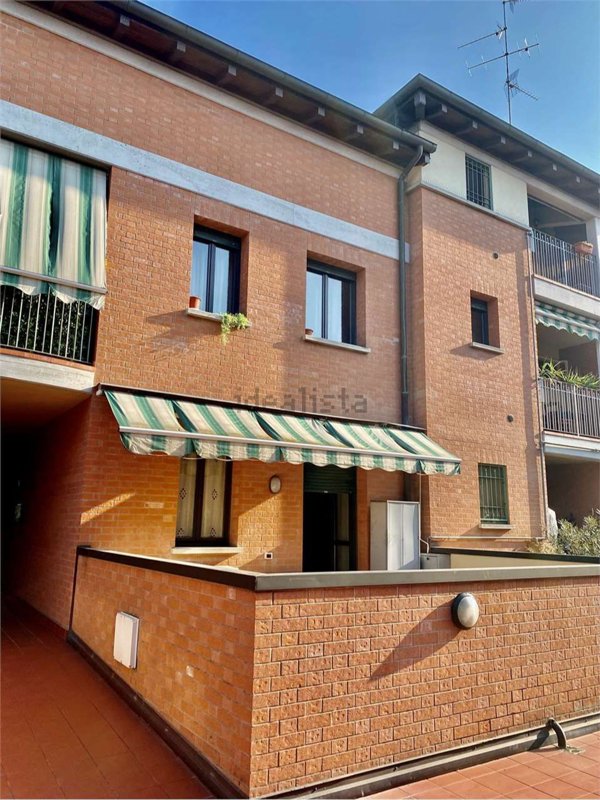 casa indipendente in vendita a Reggio nell'Emilia in zona Città Storica