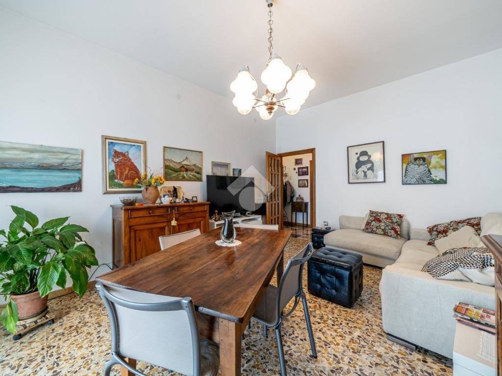 appartamento a Reggio nell'Emilia in zona San Pellegrino / Villa Canali