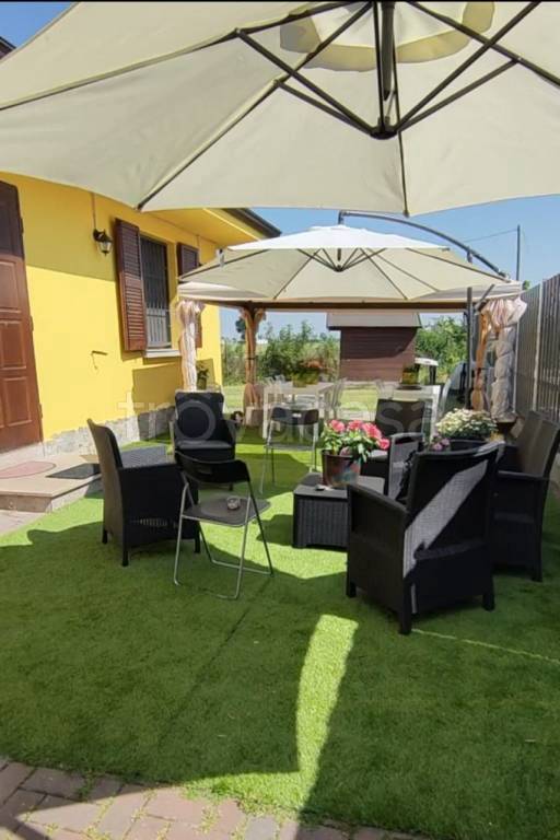 casa indipendente in vendita a Reggio nell'Emilia in zona Cadè / Gaida