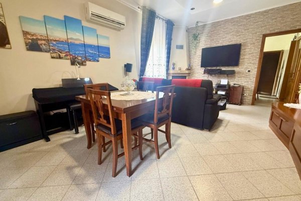 negozio in vendita a Reggio nell'Emilia in zona Città Storica