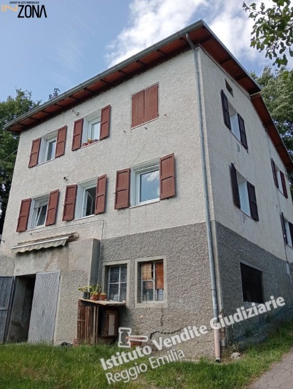 casa indipendente in vendita a Reggio nell'Emilia