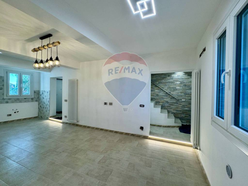 casa indipendente in vendita a Reggio nell'Emilia in zona Gavassa