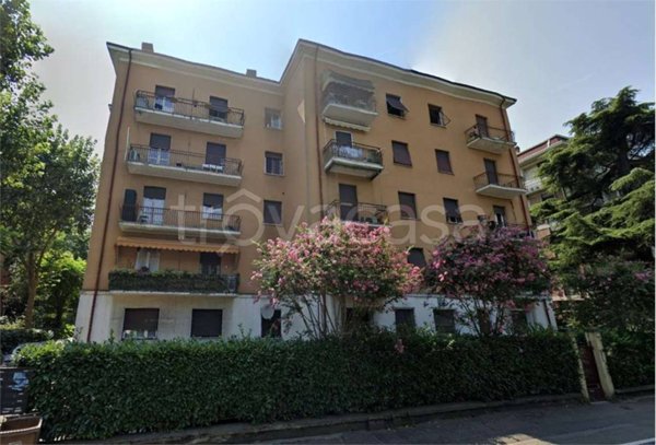 appartamento in vendita a Reggio nell'Emilia in zona Tribunale