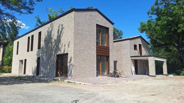 casa indipendente in vendita a Reggio nell'Emilia in zona Rivalta
