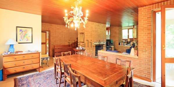 casa indipendente a Reggio nell'Emilia in zona San Pellegrino / Villa Canali