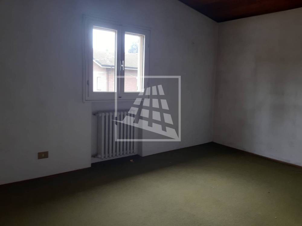casa indipendente in vendita a Reggio nell'Emilia in zona Carrozzone