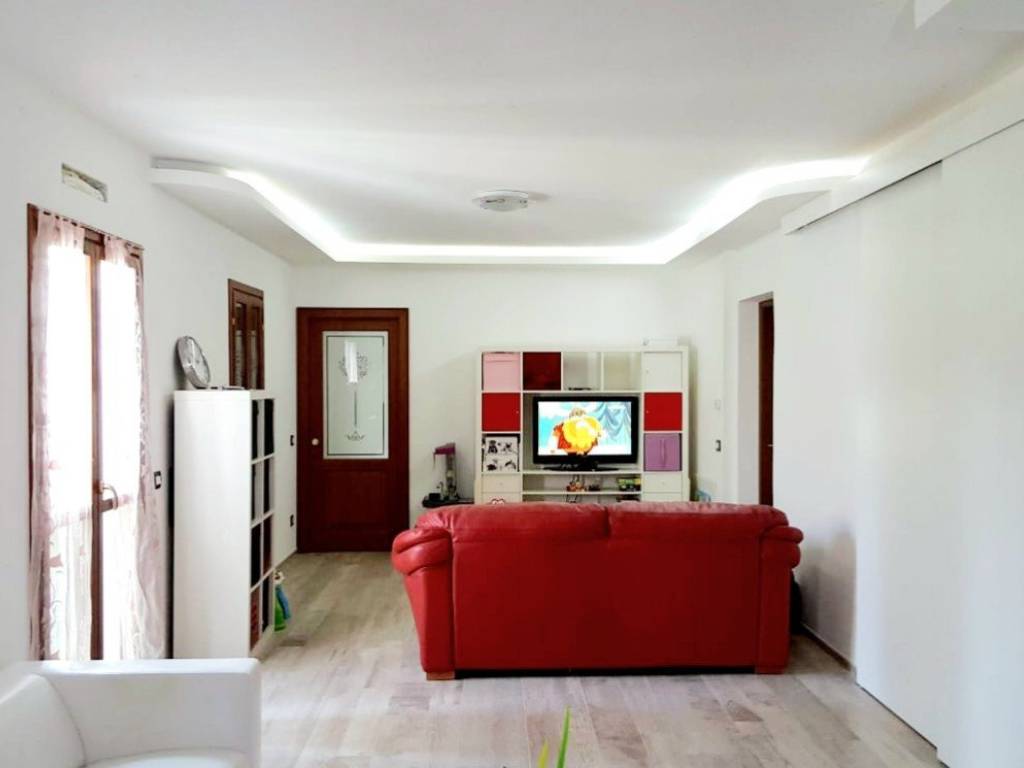 casa indipendente in vendita a Reggio nell'Emilia in zona Roncocesi