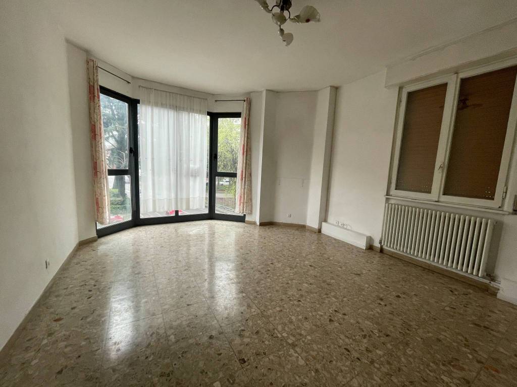 appartamento in vendita a Reggio nell'Emilia in zona Città Storica